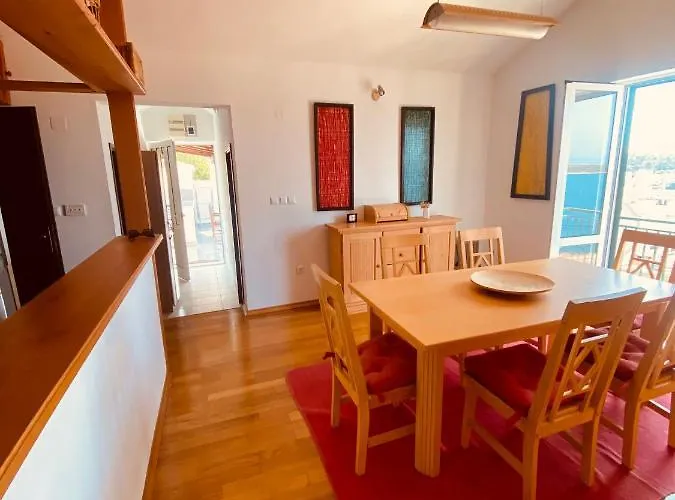 Sky View Of Hell Islands フヴァル