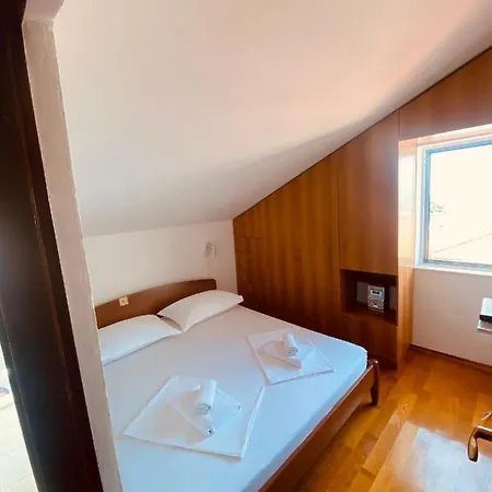 Sky View Of Hell Islands Apartment